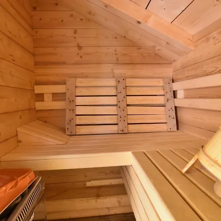 Beautiful Chalet In With Sauna Alpehytte *